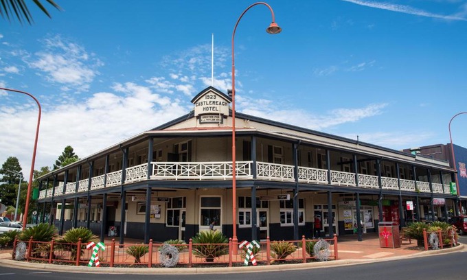 Dubbo Hotel | Budget-Friendly Stays at Castlereagh Hotel with Breakfast
