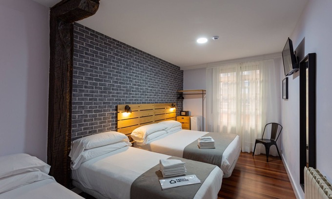 Bilbao Old Town House | Relaxing Bilbao Mardones: Family-Friendly with Spa & Dining