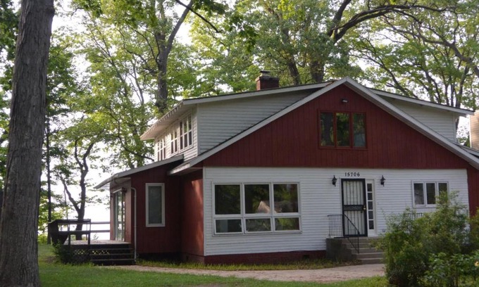Union Pier House | Inviting Lake Living with Private Beach and Ocean Views