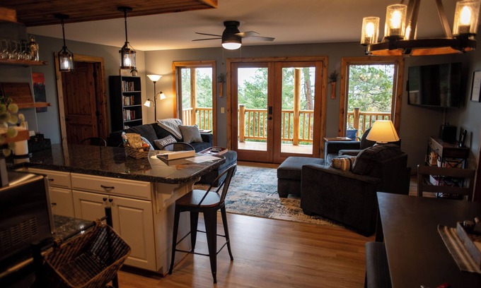Ashland House | Premier Family Retreat at Siskiyou Mountain Place, Ashland