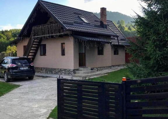 Vama House | Relax at Casuta Alesia & David, Rated 10/10 for Comfort