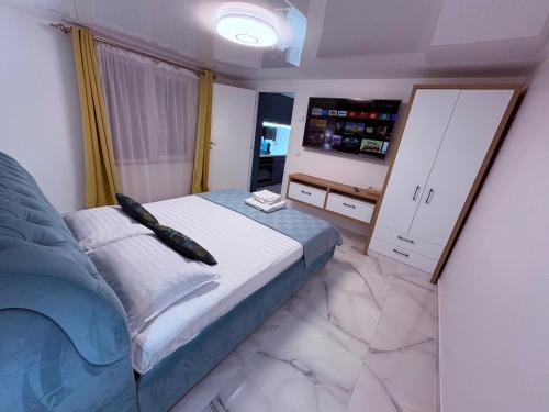 Roma House | Charming Casuta din Livada: Pool, Ocean View & Pet-Friendly