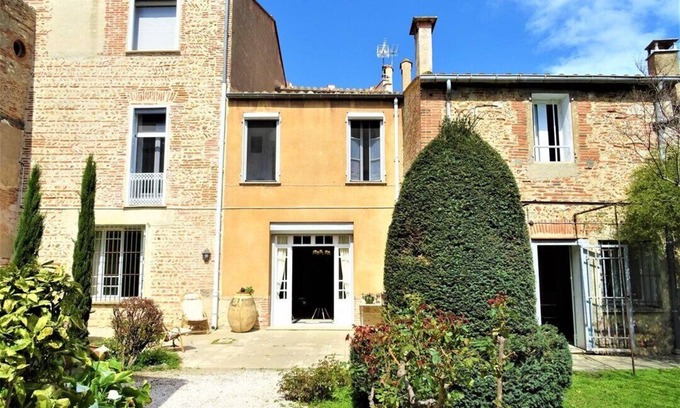 Alenya House | Historic Catalan Bastide with Family-Friendly Amenities