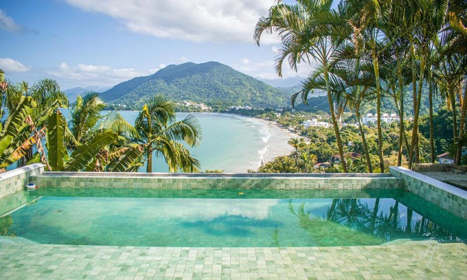 Praia da Enseada Hotel | Experience the Catalina Hotel: 5-Star Ocean View Escape