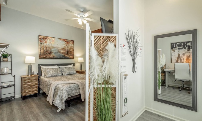 Graysville Apartment | Top-Rated Catalina Studio 102 with Free Parking & Amenities