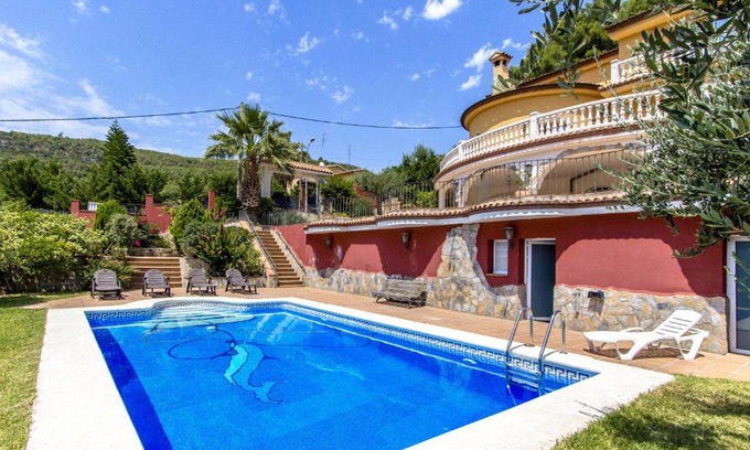 Torrelles de Llobregat Villa | Discover Catalunya Casas Villa with Pool Near Barcelona
