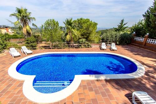Santa Maria de l'Avall Villa | Elegant Mountain Villa near Barcelona with Pet-Friendly Perks