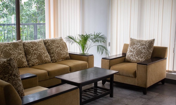 Bengaluru Bed & Breakfast | Budget-Friendly Catalyst Suites with Spa & Restaurant Access