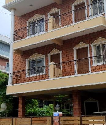 Domlur Bed & Breakfast | Modern Catalyst Suites Near EGL Business Park, Domlur