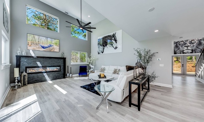 Helen House | Enjoy the Kentucky Derby Mountain Getaway Experience