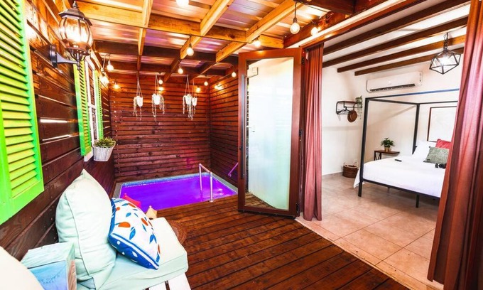 Maleza Alta Apartment | Private Pool Retreat: Catania 2 Suite with Wi-Fi Access