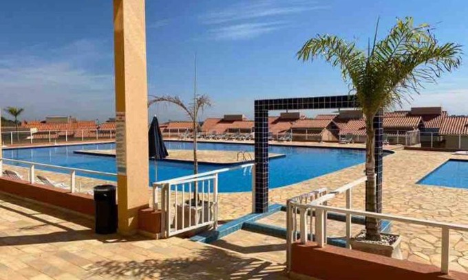 Mairinque Resort | Pet-Friendly Catarina Chalé: Relaxing Pool and Hot Tub