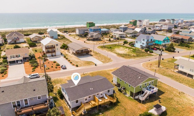 Topsail Beach House | Catch A Wave: Walk to the Beach with Oceanfront Views