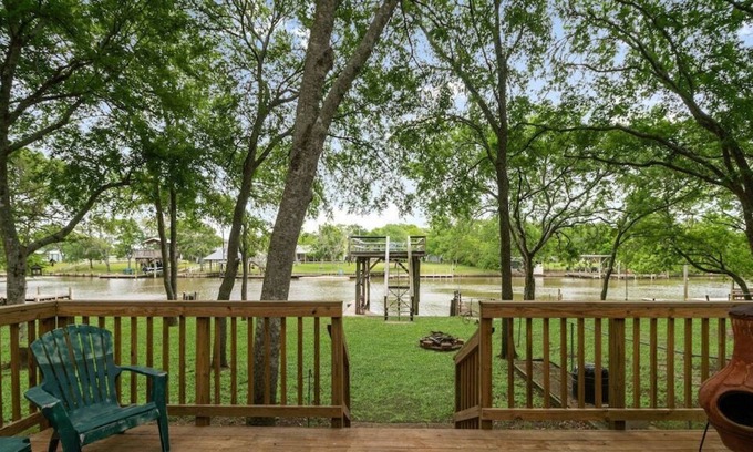 Cedar Lane House | Relax at Catch N Relax on Caney Creek with Ocean Views
