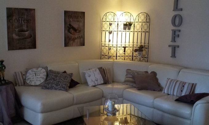 Epernay Apartment | Guest Rated 10/10: Cathy Home with Pool & Family Amenities
