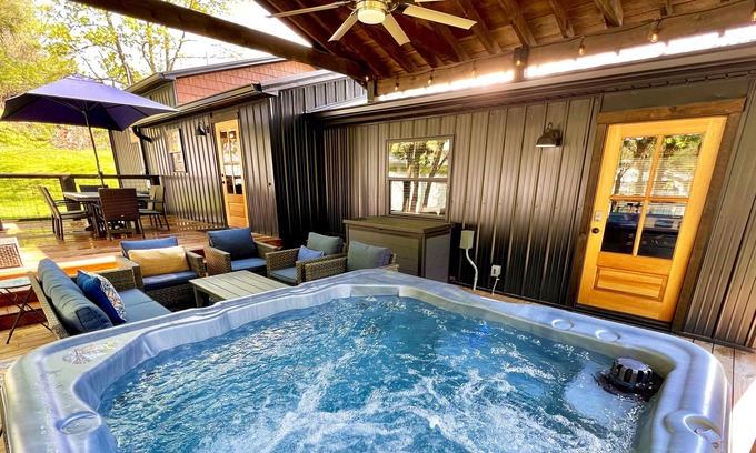 Caton Cabin | Explore Catons Chapel: Family-Friendly 3-Bedroom Cabin