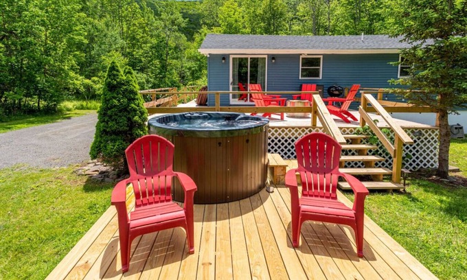 Lanesville Cabin | Guest Rated: 10/10 for Catskill Kaaterskill Cabin Retreat