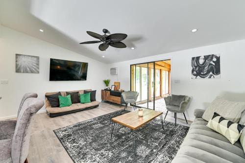 East Durham House | Enjoy the Catskills Family Retreat: Fishing & Hiking Awaits