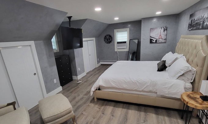 Loch Sheldrake House | Exciting Catskills Getaway with Private Pool and Game Room