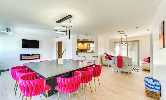 Loch Sheldrake House | Pet-Friendly New York Retreat with Balcony & Spa Access