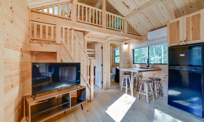 Sidney Center Cabin | Cozy Catskills Tiny Home Cabin Nestled in Nature’s Embrace