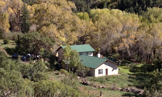 Carbondale House | Unwind at Cattle Creek Mountain Haven - Rated 9.8/10