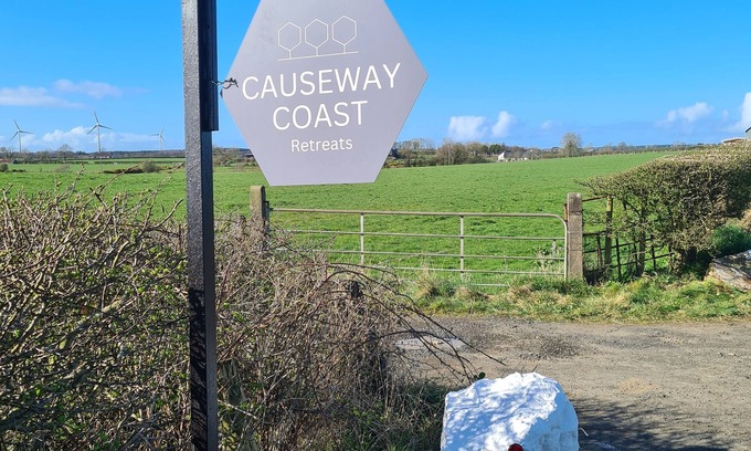 Ballymoney Apartment | Top-Rated Causeway Coast Retreats with Complimentary Breakfast