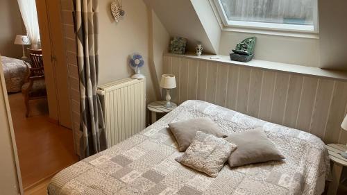 Rohan Bed & Breakfast | Pet-Friendly Getaway at Caux-Breizh with Breakfast Included