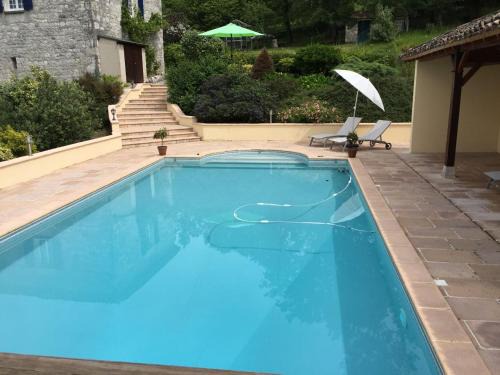 Valeilles Apartment | Discover Oceanfront Bliss at Cave Le Vieux Manoir