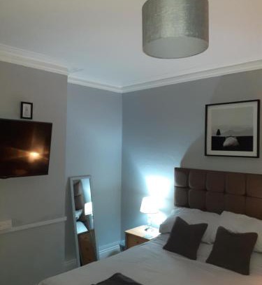 Reading Bed & Breakfast | Family-Friendly Caversham Lodge with Breakfast Included