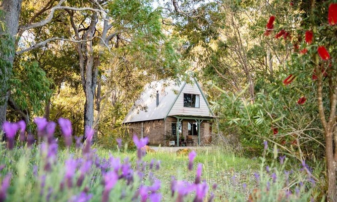 Cowaramup Ski Chalet | Explore Caves Road Chalets: Cozy Oceanfront Loft Retreats