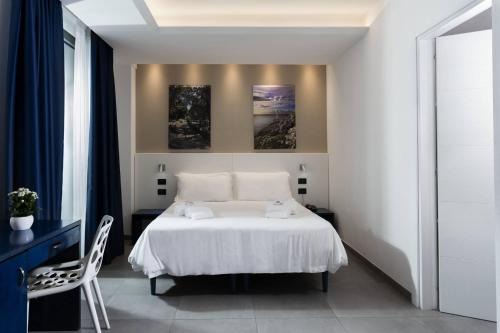 Torre dell'Orso Hotel | Relax at Cavour 19 - Dependance with Oceanfront Views