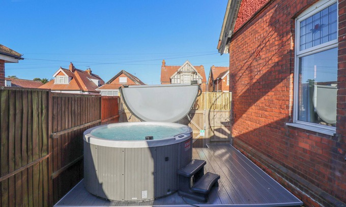 Skegness Cottage | Caxton House