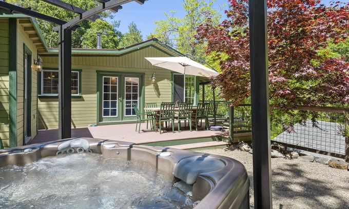 Cazadero Cabin | Discover Caz-A-Verde: Ideal Getaway with Hot Tub & Cycling
