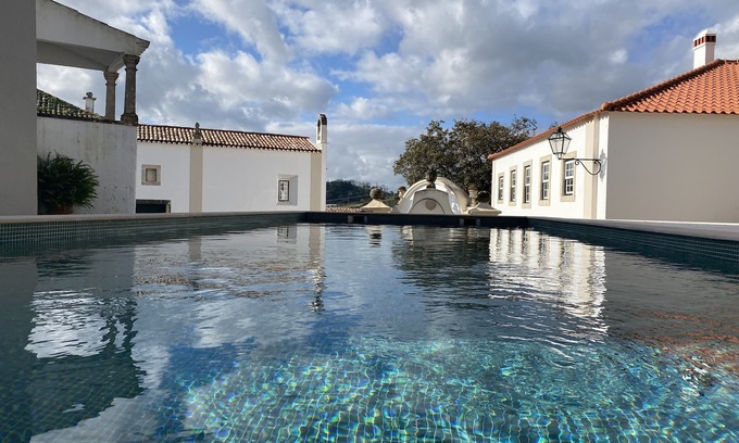 Ferrel House | Relax at Cazal de Oliveira: Pool, Spa & Breakfast Included