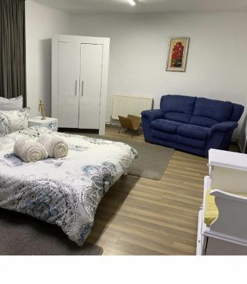 Osorhei House | Comfortable Stay at Cazare Osorhei: Family & Pet Friendly