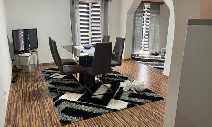 Mali Radic Apartment | Discover Cazin Centar Ćuprija: Family-Friendly Retreat