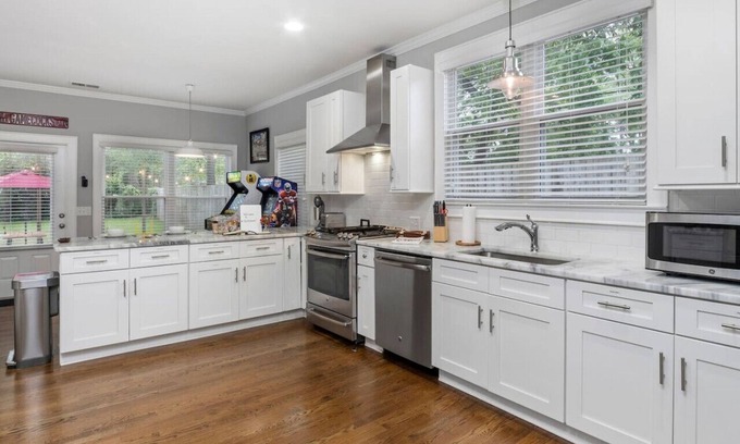 Rosewood House | Experience CB90HOUSE: Pet Friendly Stay Near Downtown Columbia