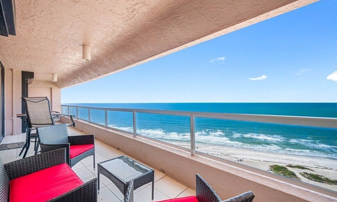 Sand Key Condo | Pristine CBC 2-17F Condo with Ocean Views on Sand Key Beach