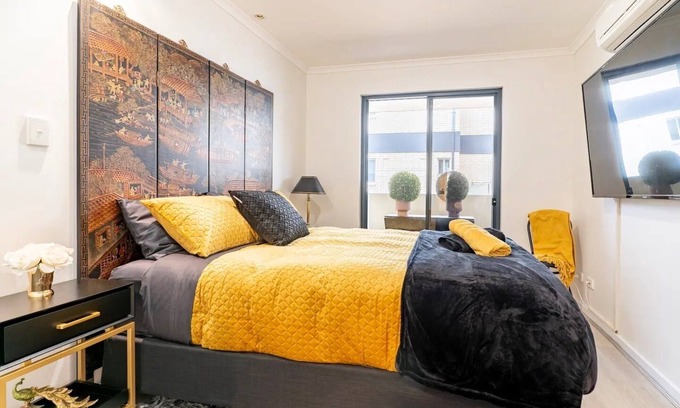 Adelaide Central Business District Apartment | Exceptional CBD 2-Bedroom Suite with Free Parking & WiFi