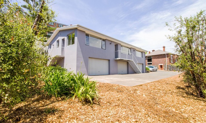 Launceston CBD Apartment | Family-Friendly CBD Apartments Launceston - Rated 9/10