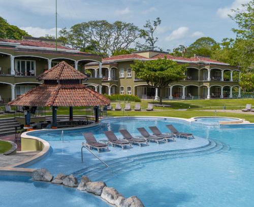 Panama Beach Hotel | Relaxing CC Beach Front Papagayo All Inclusive Getaway