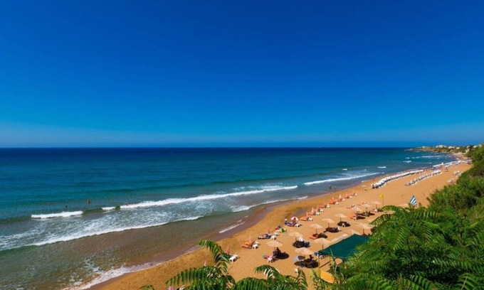 Ag. Georgios Hotel | Exceptional Ccb Ionian Suites: Pool, Dining & Family Fun