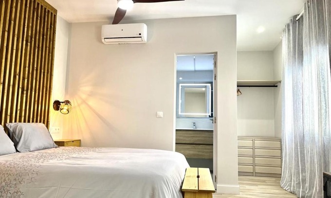 Capuchinos Apartment | New CD-Estudio: Cozy Central Retreat in a Quiet Neighborhood