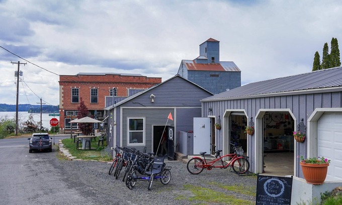 Harrison House | Inviting CDA Bunkhouse: Lake View & Breakfast Included