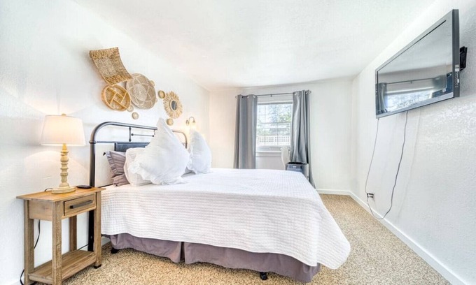 Garden District Condo | Top-Rated CDA Loft: Ideal Getaway Minutes from Town