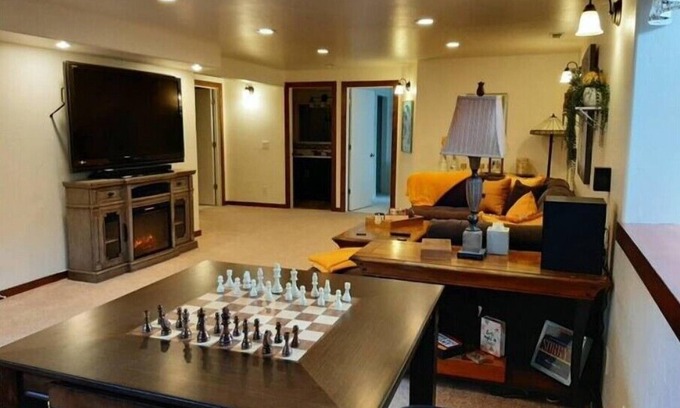 Coeur d'Alene Apartment | Cozy CDA Place: Private 2BR Suite with Ocean Views