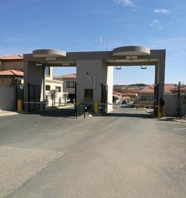 Greater Johannesburg Metropolitan Area House | Top-Rated CeceVille in Midrand for Family Adventures