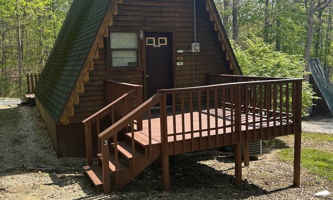 Eckerty Ski Chalet | Explore Cedar A-Frame Cabin 3 with Lake Views & Pool