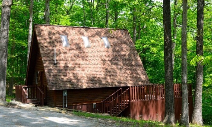 Eckerty Ski Chalet | Relaxing Cedar A Frame Cabin with Hot Tub by Patoka Lake